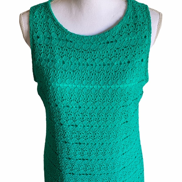 LACE EMERALD GREEN SLEEVELESS SHEATH DRESS - Picture 6 of 12
